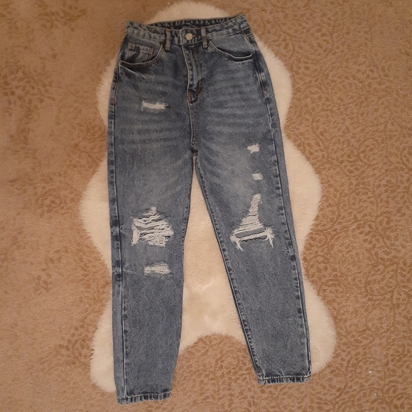 Mom Jeans - Picture 3 of 11